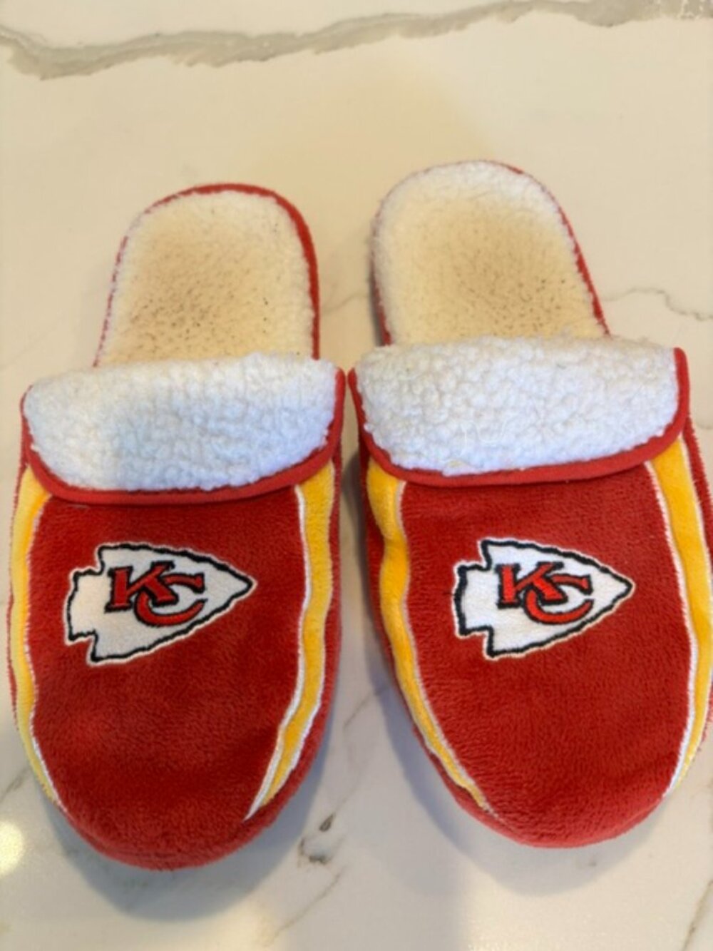 Kansas City Chiefs Fleece Slippers – Size Medium – Well Loved